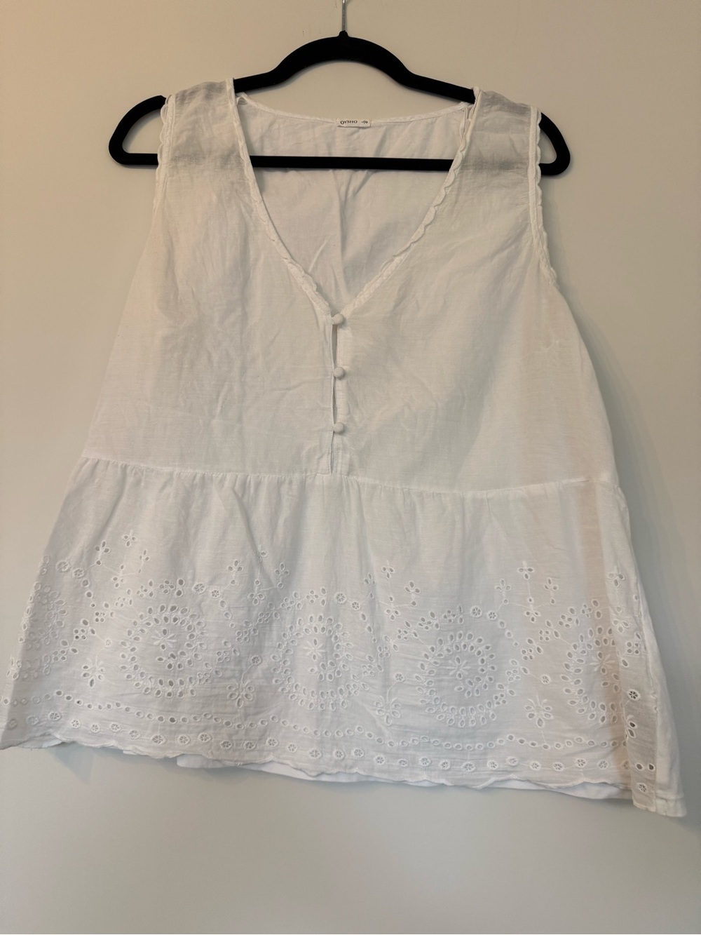 White Eyelet V-Neck Sleeveless Tank Top